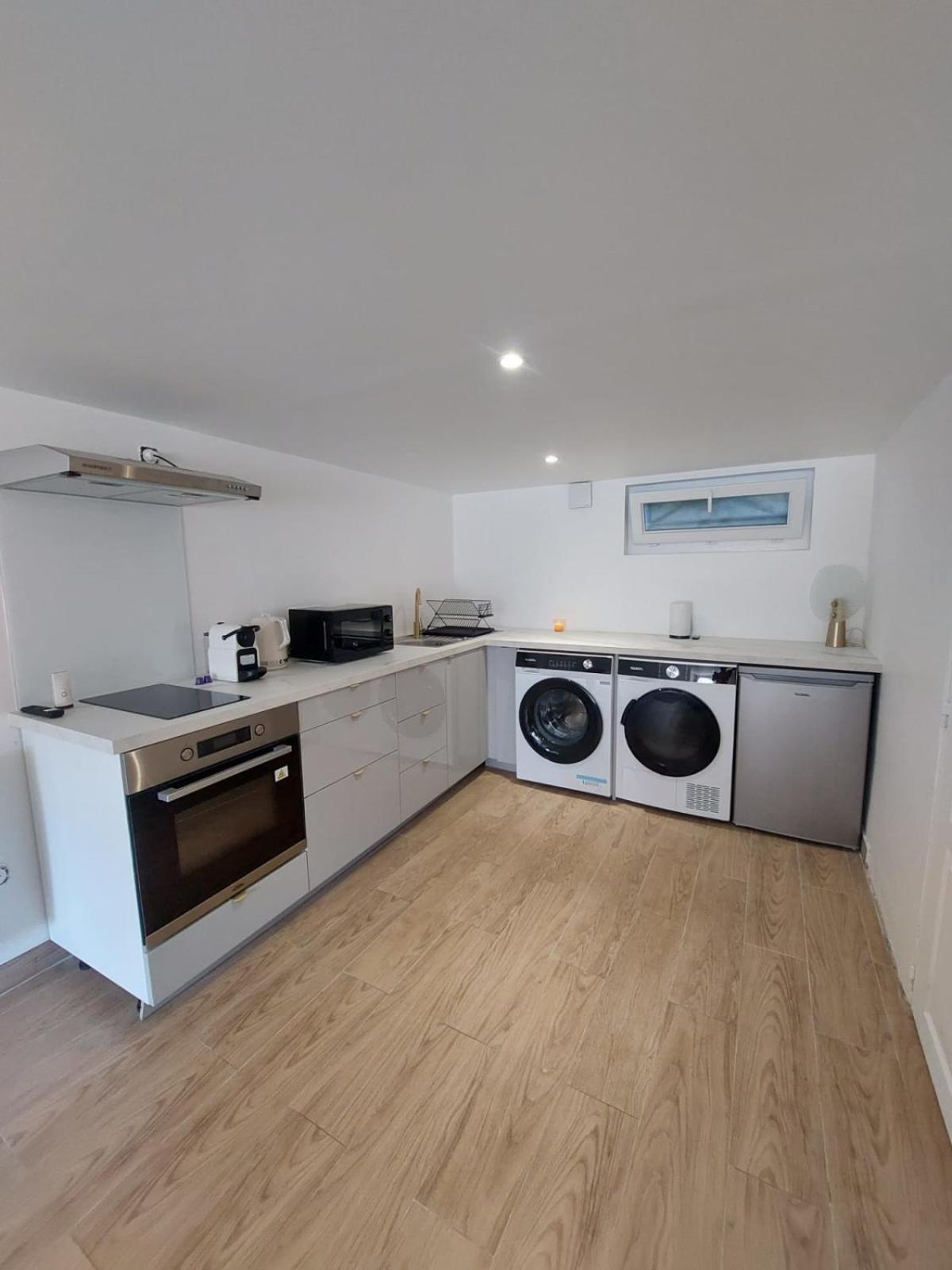 Apartment L08 Jacuzzi 5 Etoile Par Dengous Livry-Gargan