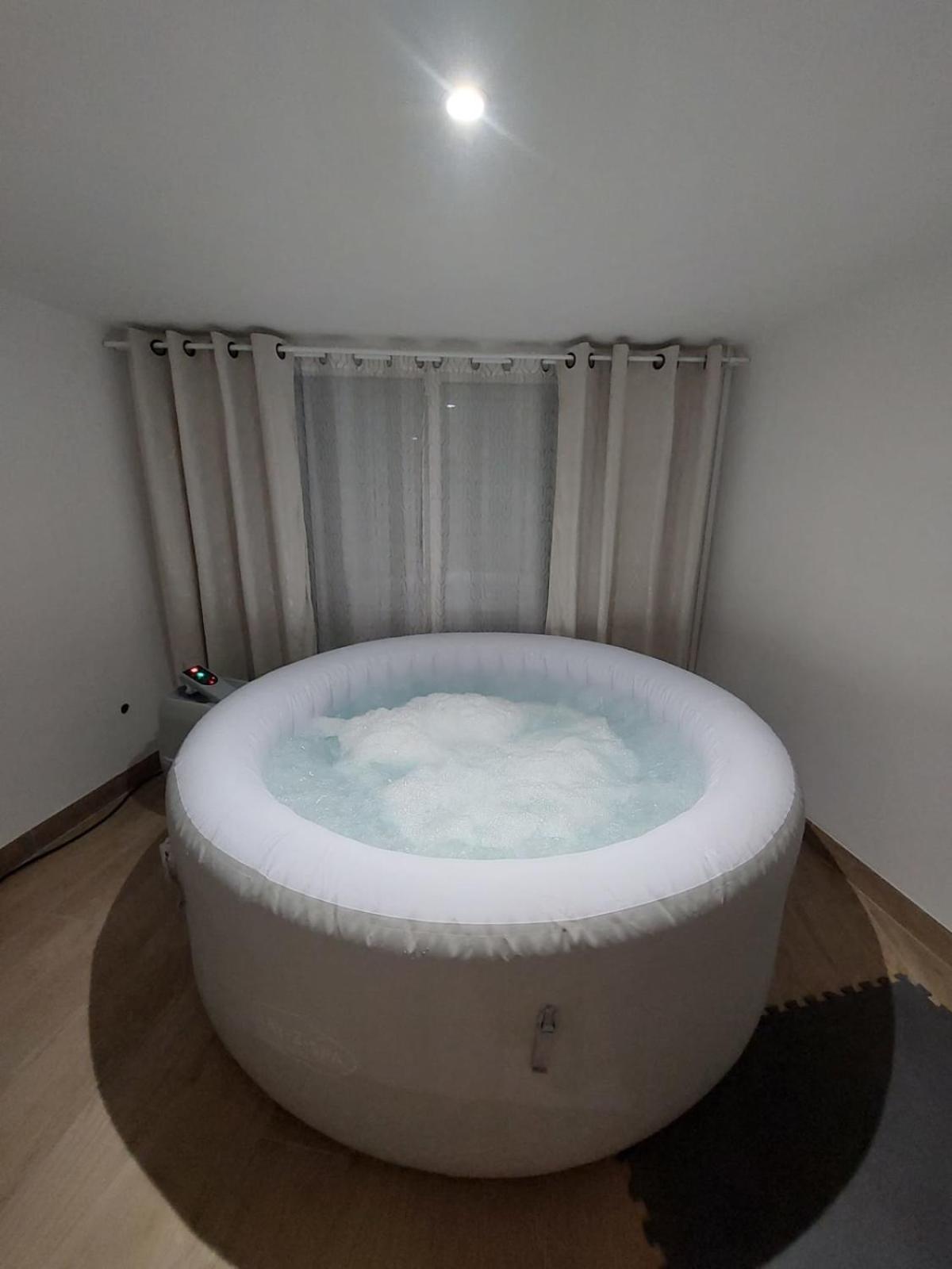 L08 Jacuzzi 5 Etoile Par Dengous Apartment