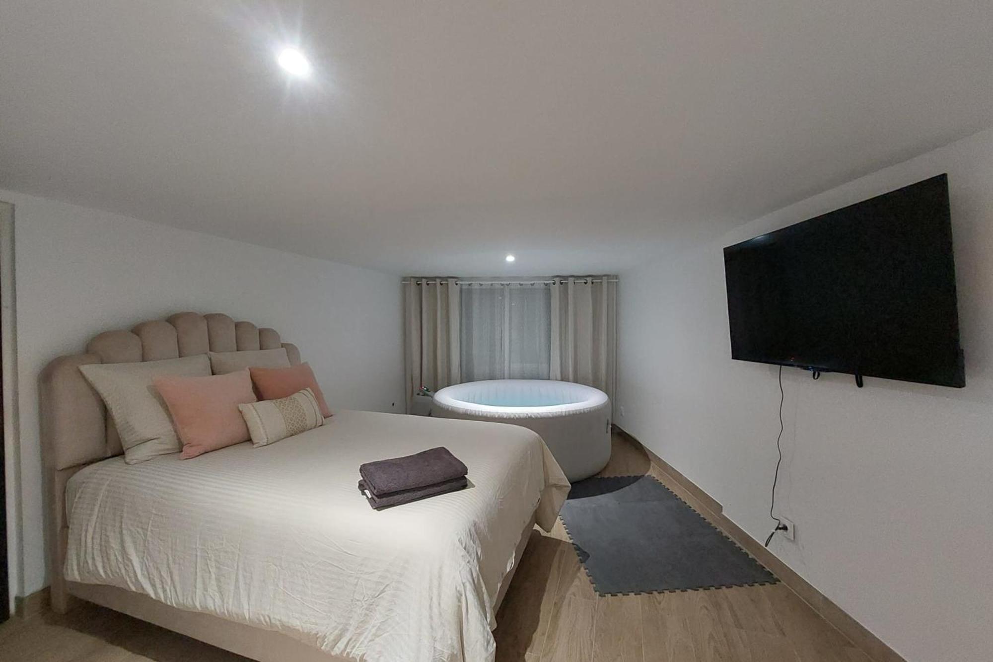 L08 Jacuzzi 5 Etoile Par Dengous Livry-Gargan